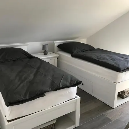 Oskar 100m Entfernung Zum See/strand Lobnitz (Saxony)