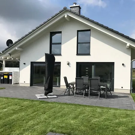 Oskar 100m Entfernung Zum See/strand *