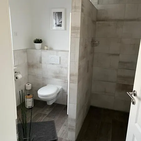 Oskar 100m Entfernung Zum See/strand Lobnitz (Saxony)