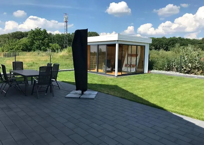 Oskar 100m Entfernung Zum See/strand * Lobnitz (Saxony)