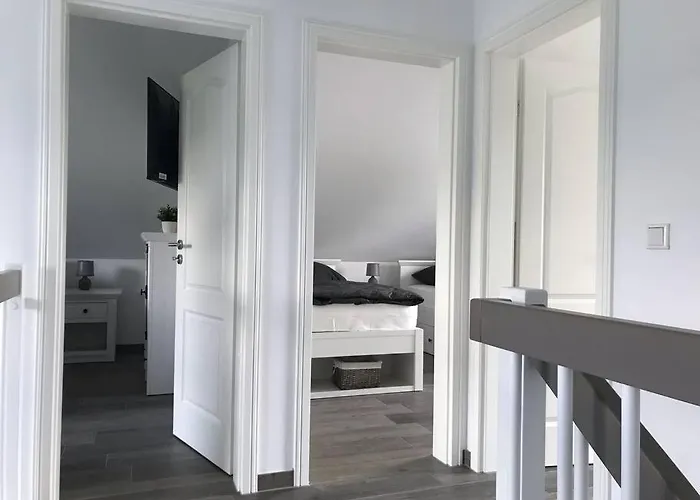 Oskar 100m Entfernung Zum See/strand * Lobnitz (Saxony)